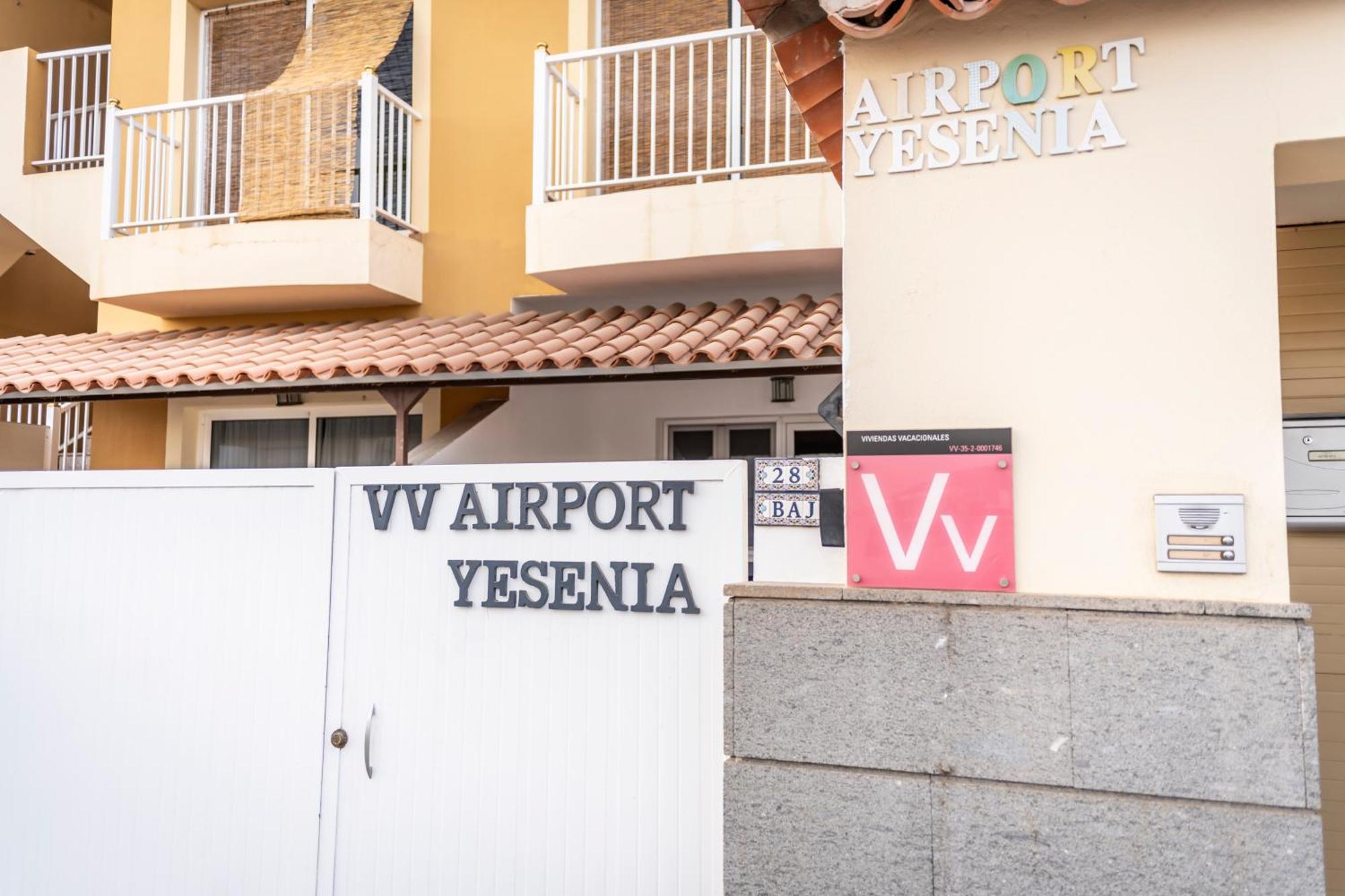 Yesenia Vv Airport Apartment El Matorral Exterior photo